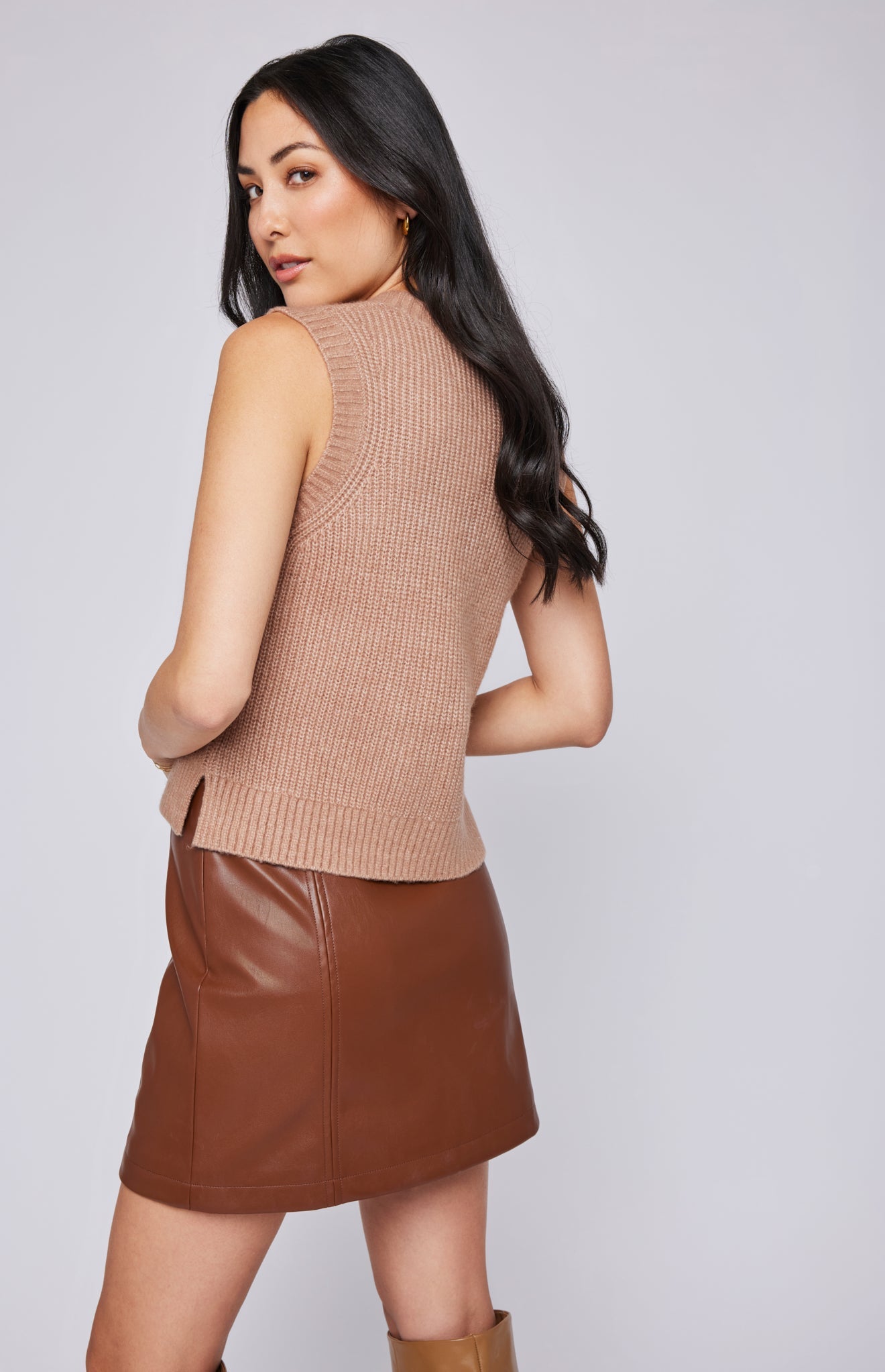 Peyton Knit Vest|color:Camel