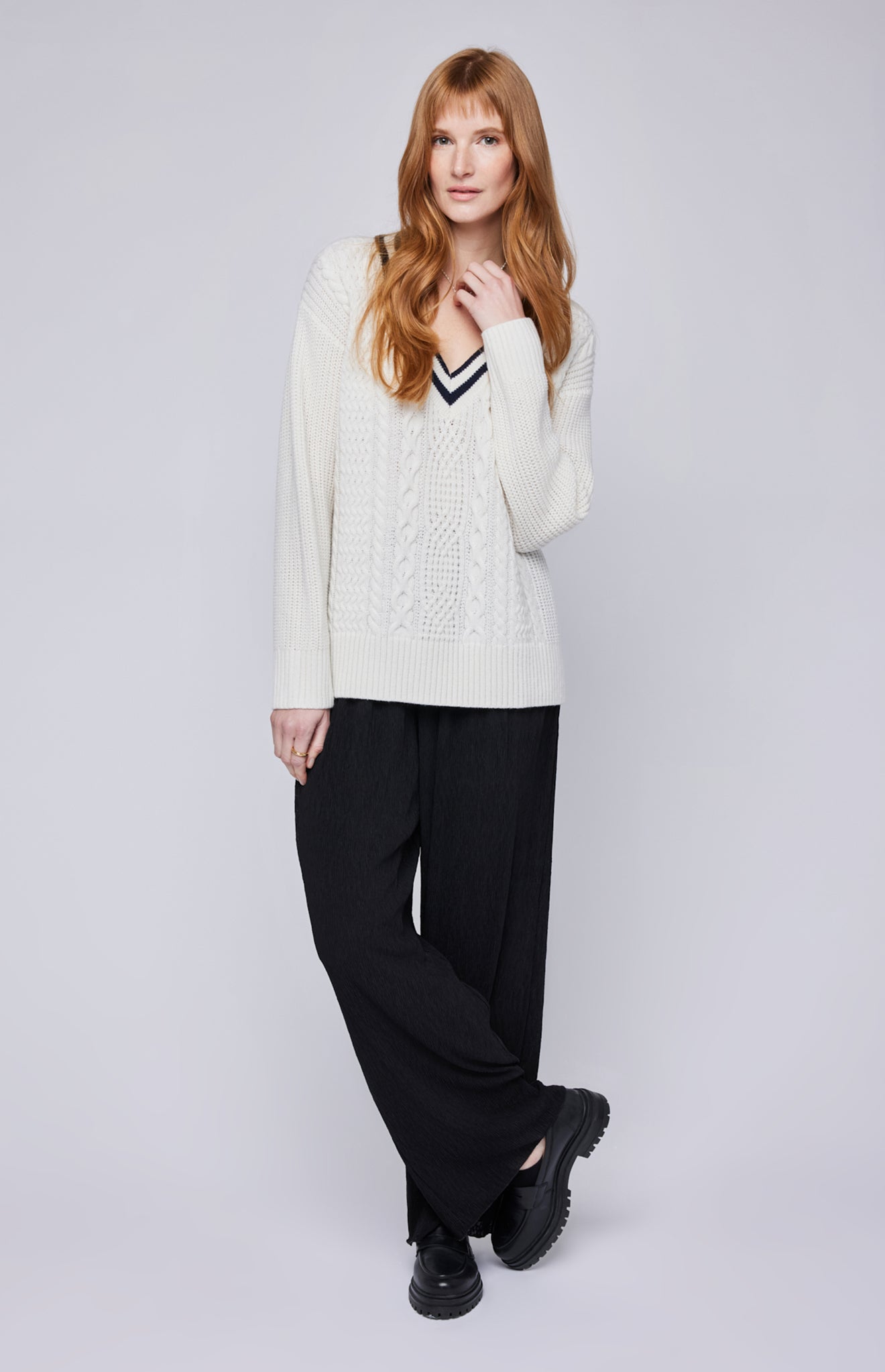 Kyla V-Neck Sweater|color:Cream