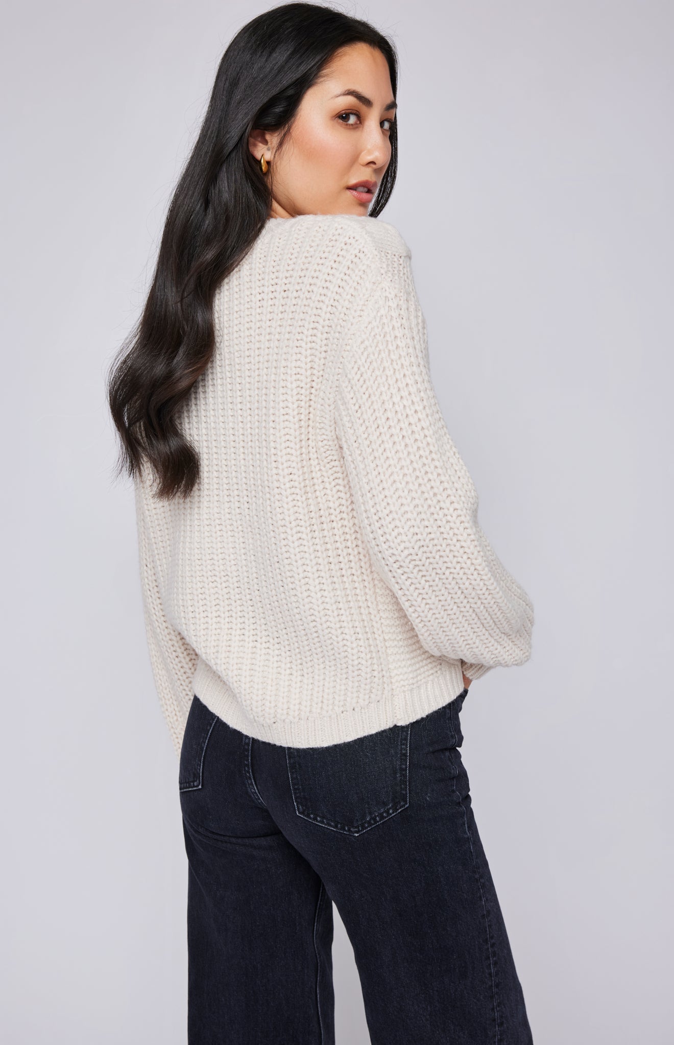 Octavia V-Neck Sweater|color:Cream