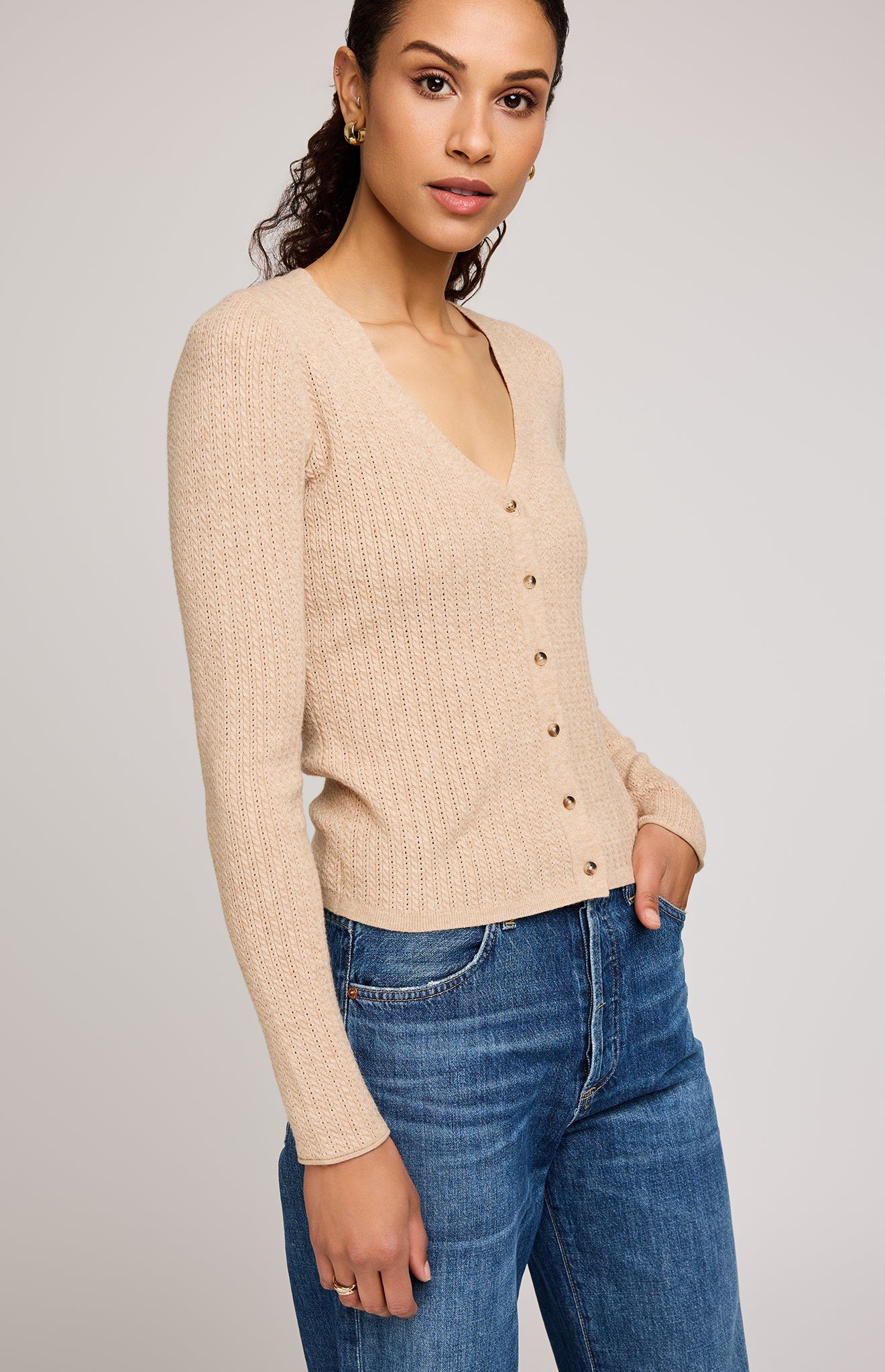 Mia V-Neck Pullover Top