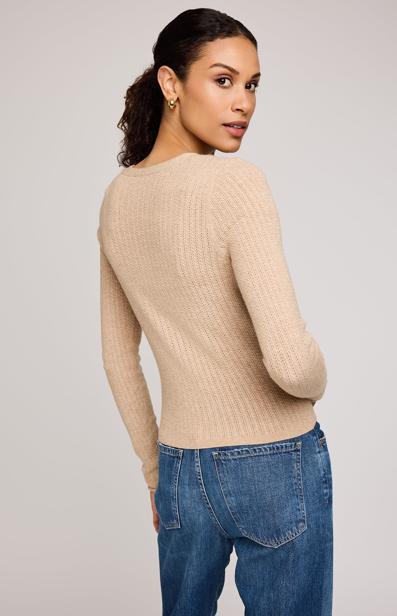 Mia V-Neck Pullover Top