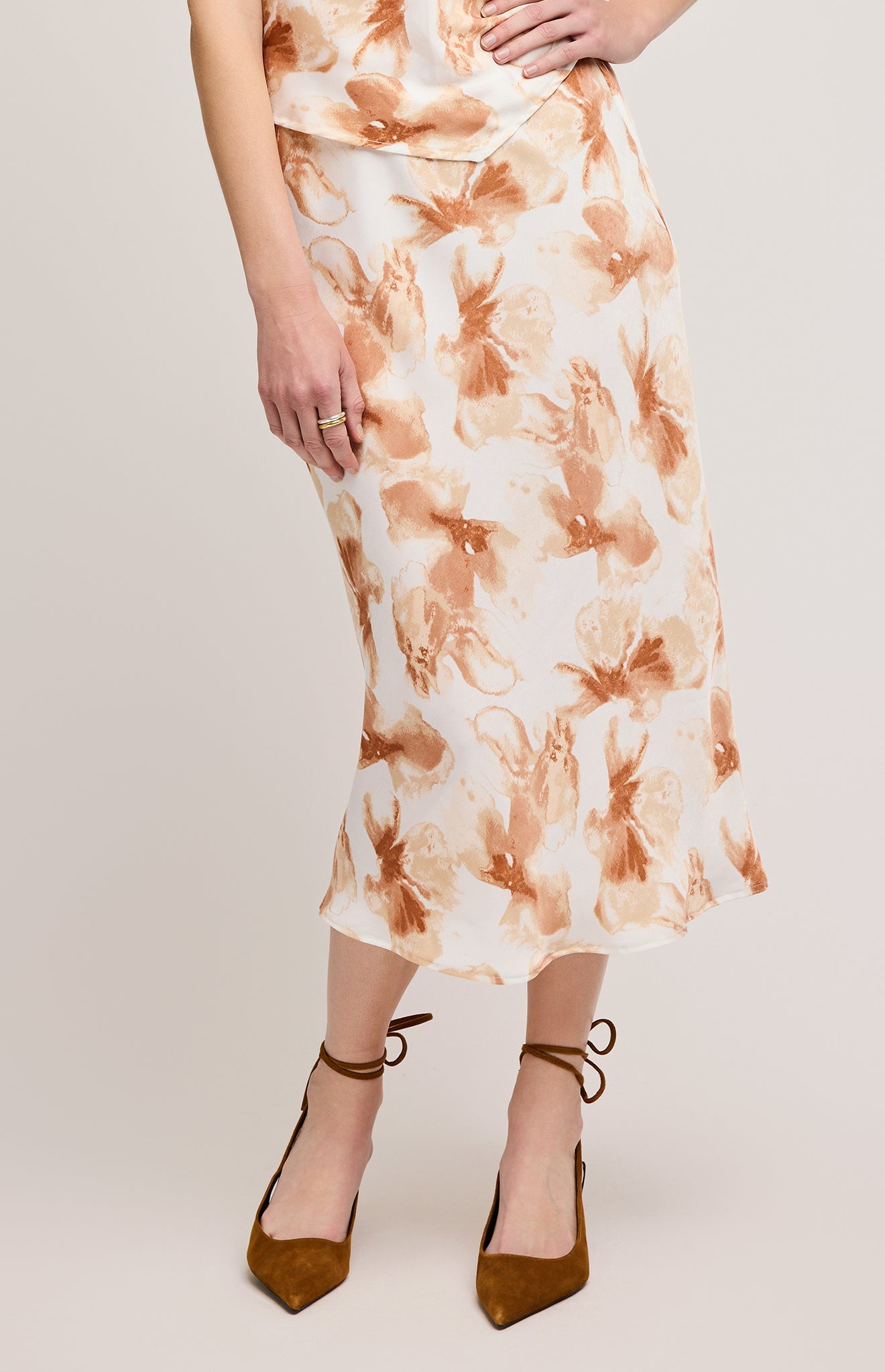 Tatiana Satin Midi Skirt|color:Sienna Petal