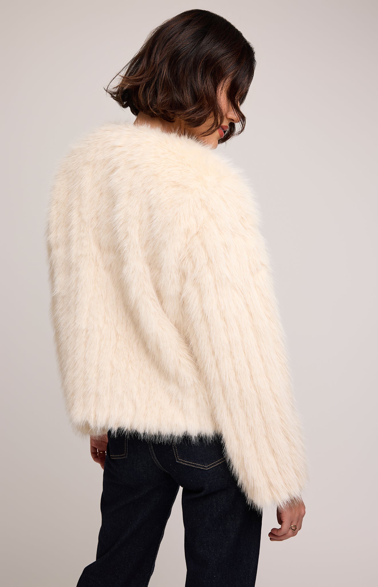 Uma Faux Fur Jacket|color:Bone