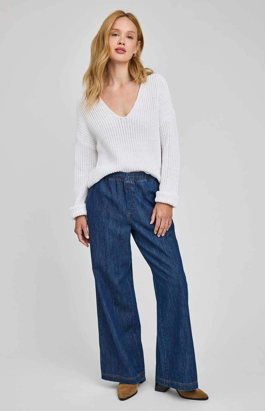 Spencer V-Neck Knit Sweater|color:White