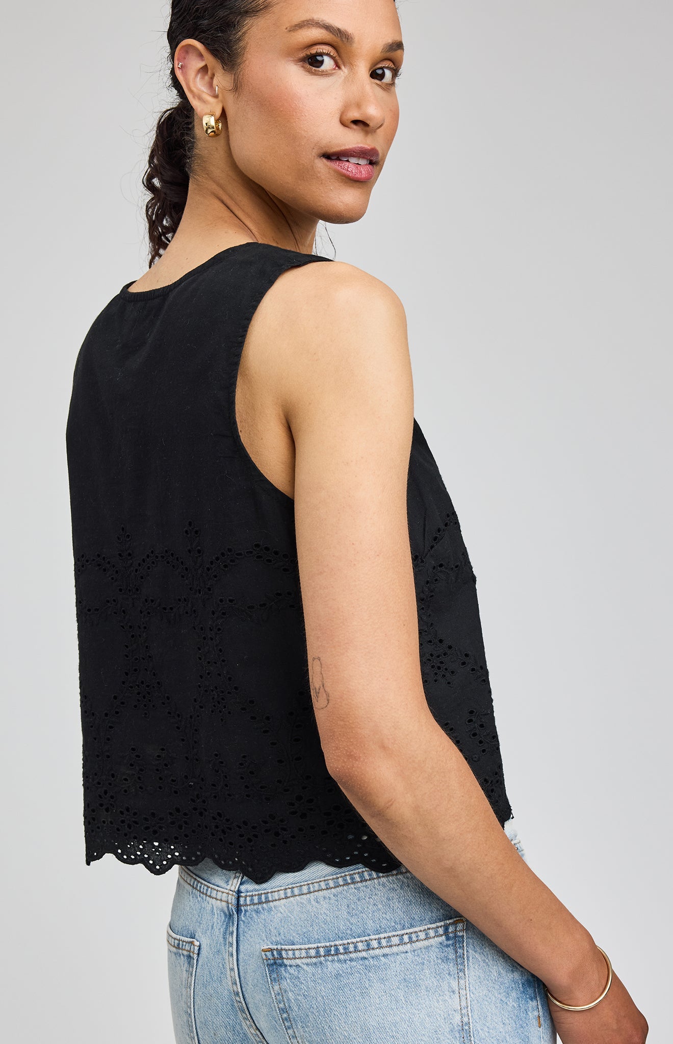 Rhea Sleeveless Top|color:Black