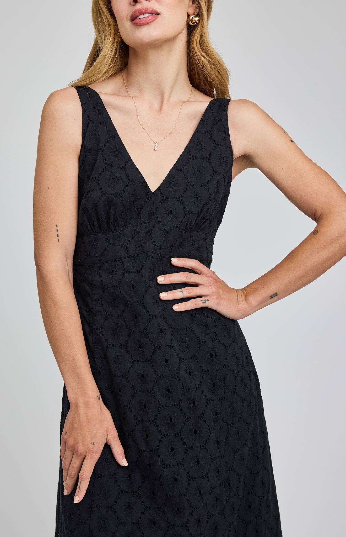 Marielle Eyelet Dress|color:Black
